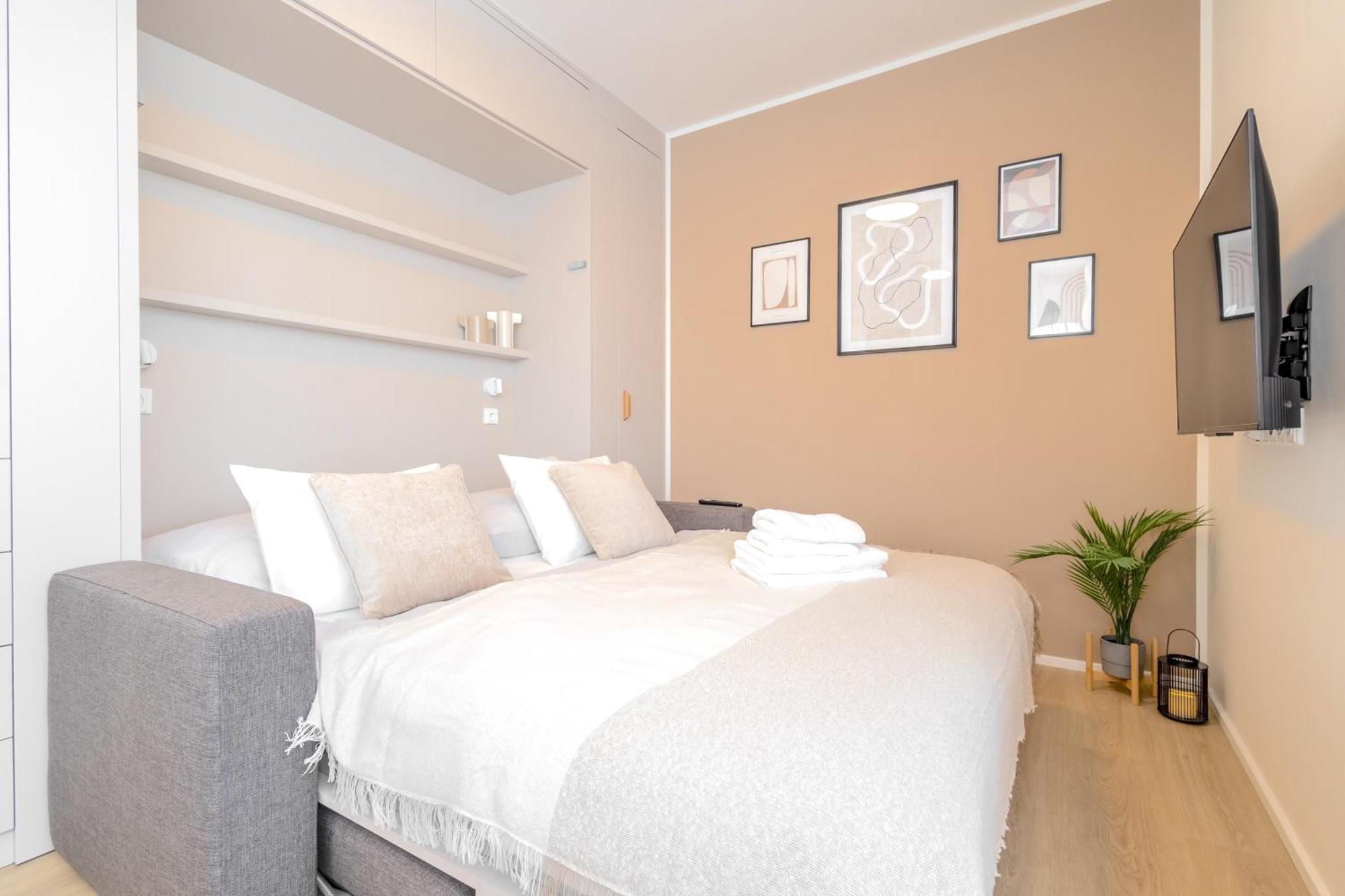 Bright 2Br - 8Th Floor, Balcony, Free Parking - By Gravity Prague Lejlighed Eksteriør billede