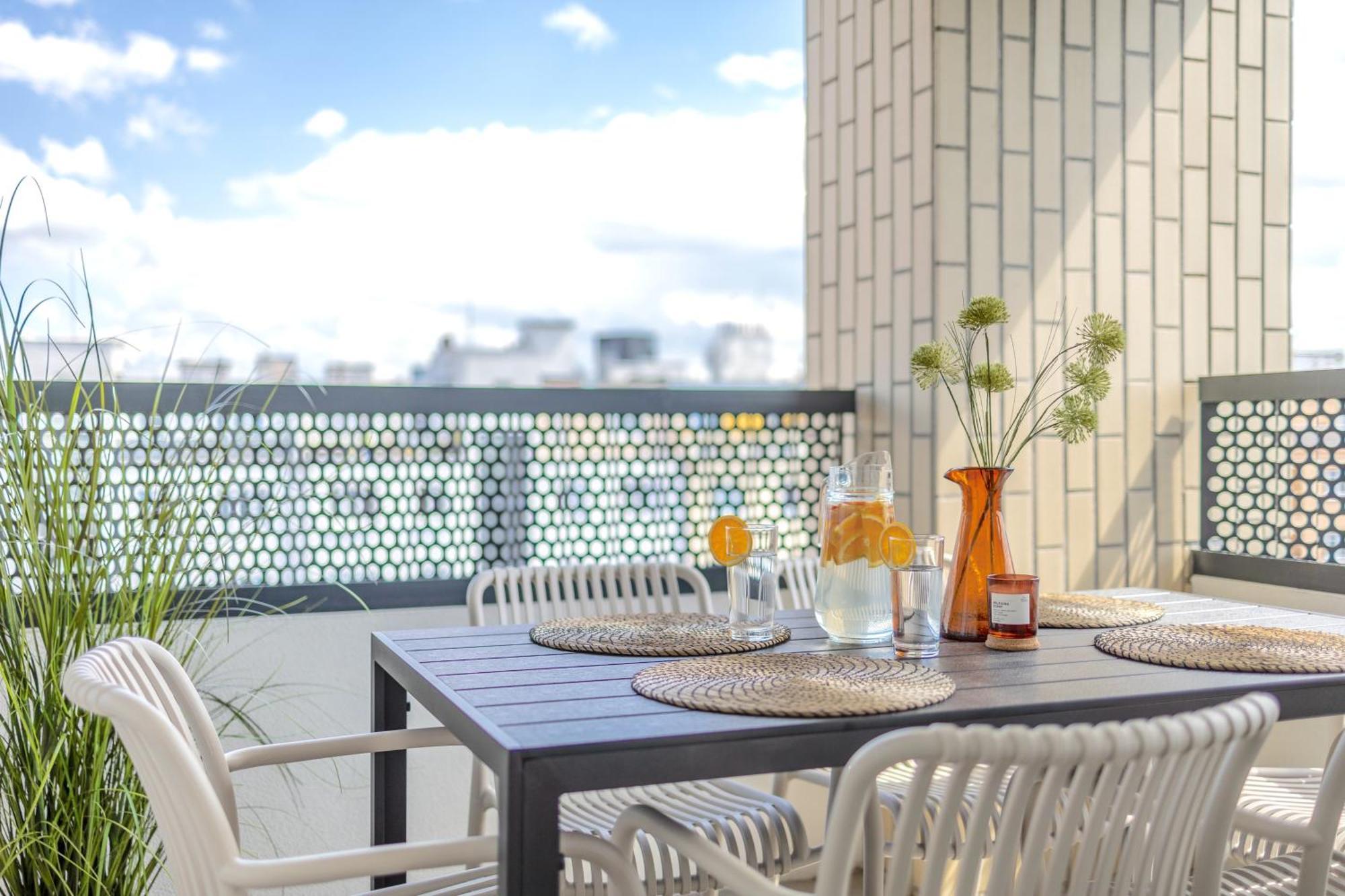 Bright 2Br - 8Th Floor, Balcony, Free Parking - By Gravity Prague Lejlighed Eksteriør billede