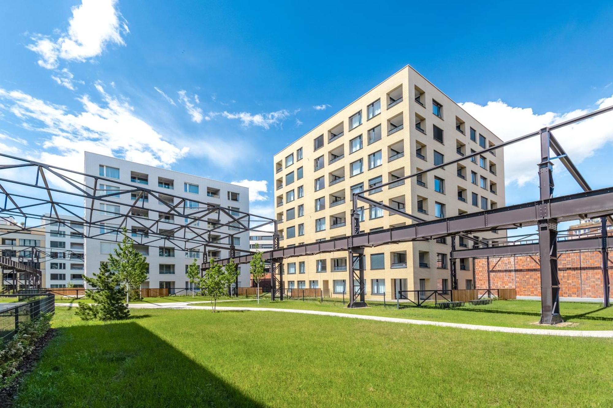 Bright 2Br - 8Th Floor, Balcony, Free Parking - By Gravity Prague Lejlighed Eksteriør billede
