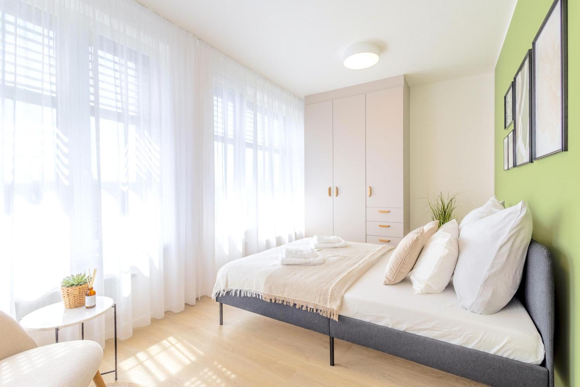 Bright 2Br - 8Th Floor, Balcony, Free Parking - By Gravity Prague Lejlighed Eksteriør billede