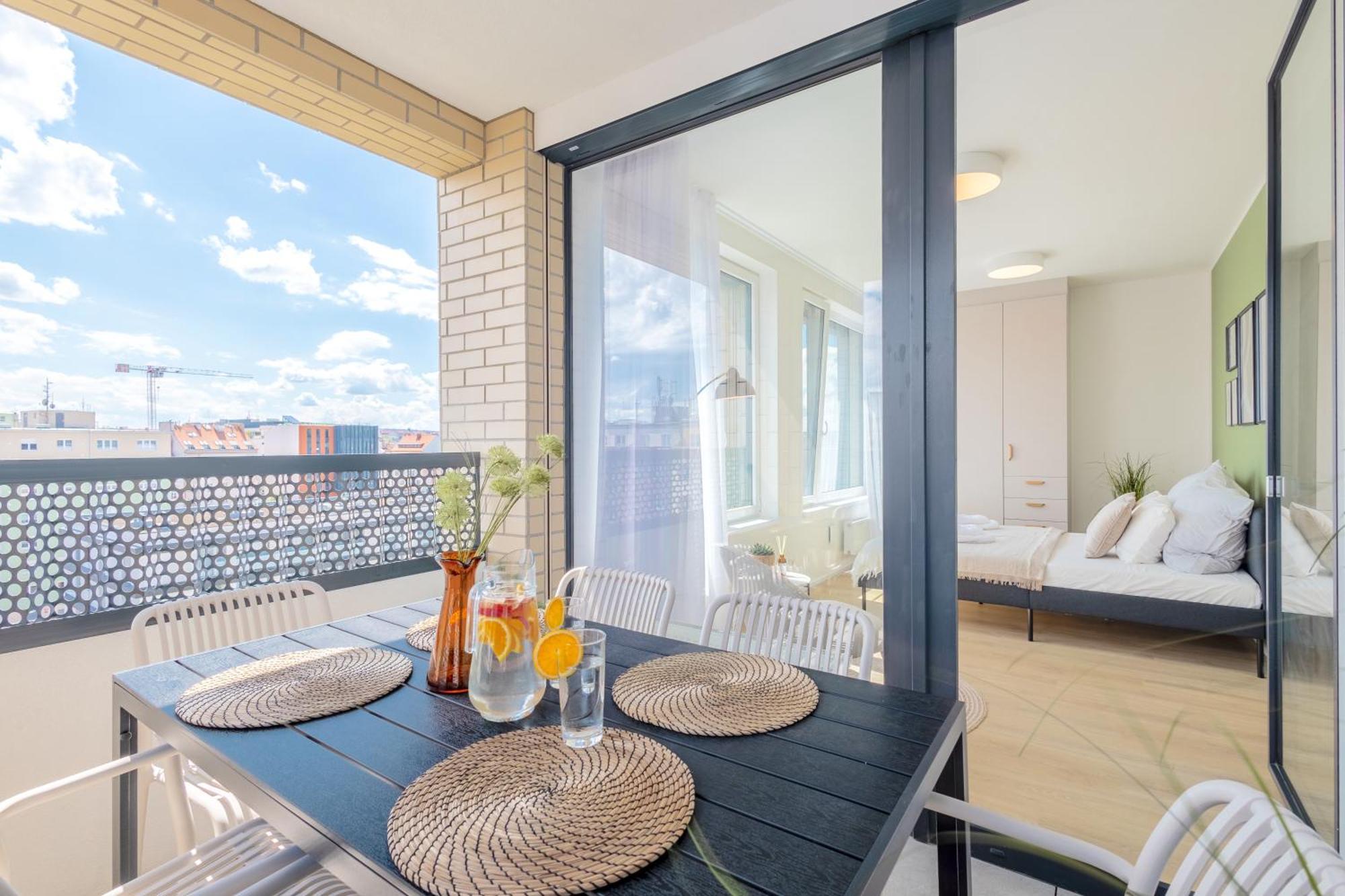 Bright 2Br - 8Th Floor, Balcony, Free Parking - By Gravity Prague Lejlighed Eksteriør billede