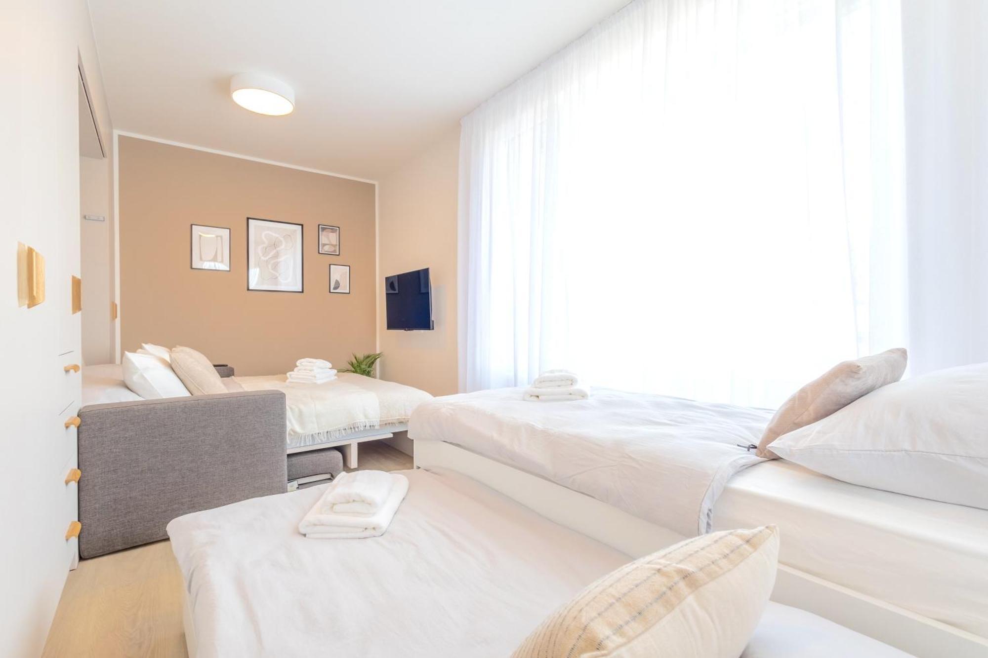 Bright 2Br - 8Th Floor, Balcony, Free Parking - By Gravity Prague Lejlighed Eksteriør billede