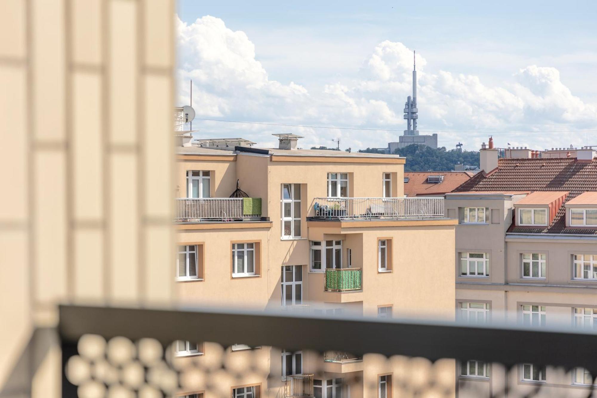 Bright 2Br - 8Th Floor, Balcony, Free Parking - By Gravity Prague Lejlighed Eksteriør billede